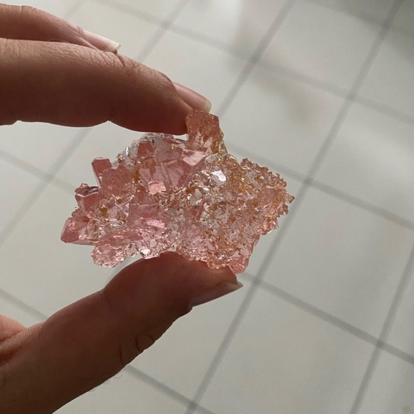 [❌]  Light pink crystal cluster with gold flakes inside 💖 - Picture 3 of 8